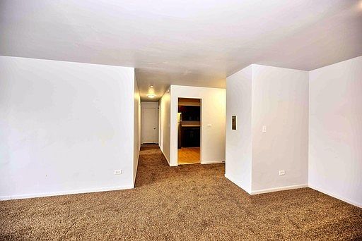 3rd image of 7700 S South Shore Dr APT 424