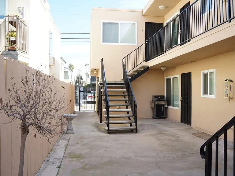4609 Bancroft — Photo 8
