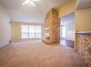 311 Village Creek Dr, Webster, TX 77598