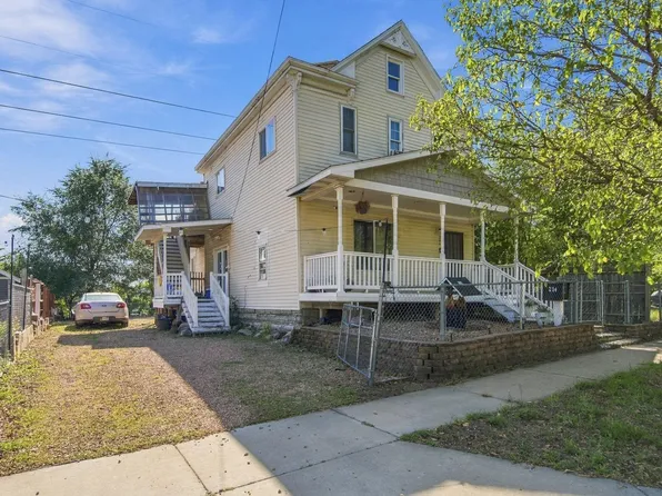 204 Acker St E, Saint Paul, MN 55117
