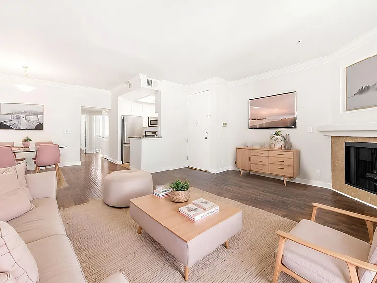 4560 Coldwater Canyon Ave #303 — Photo 5