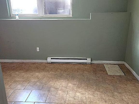 5th image of 216 Dartmouth Loop Floor Basement