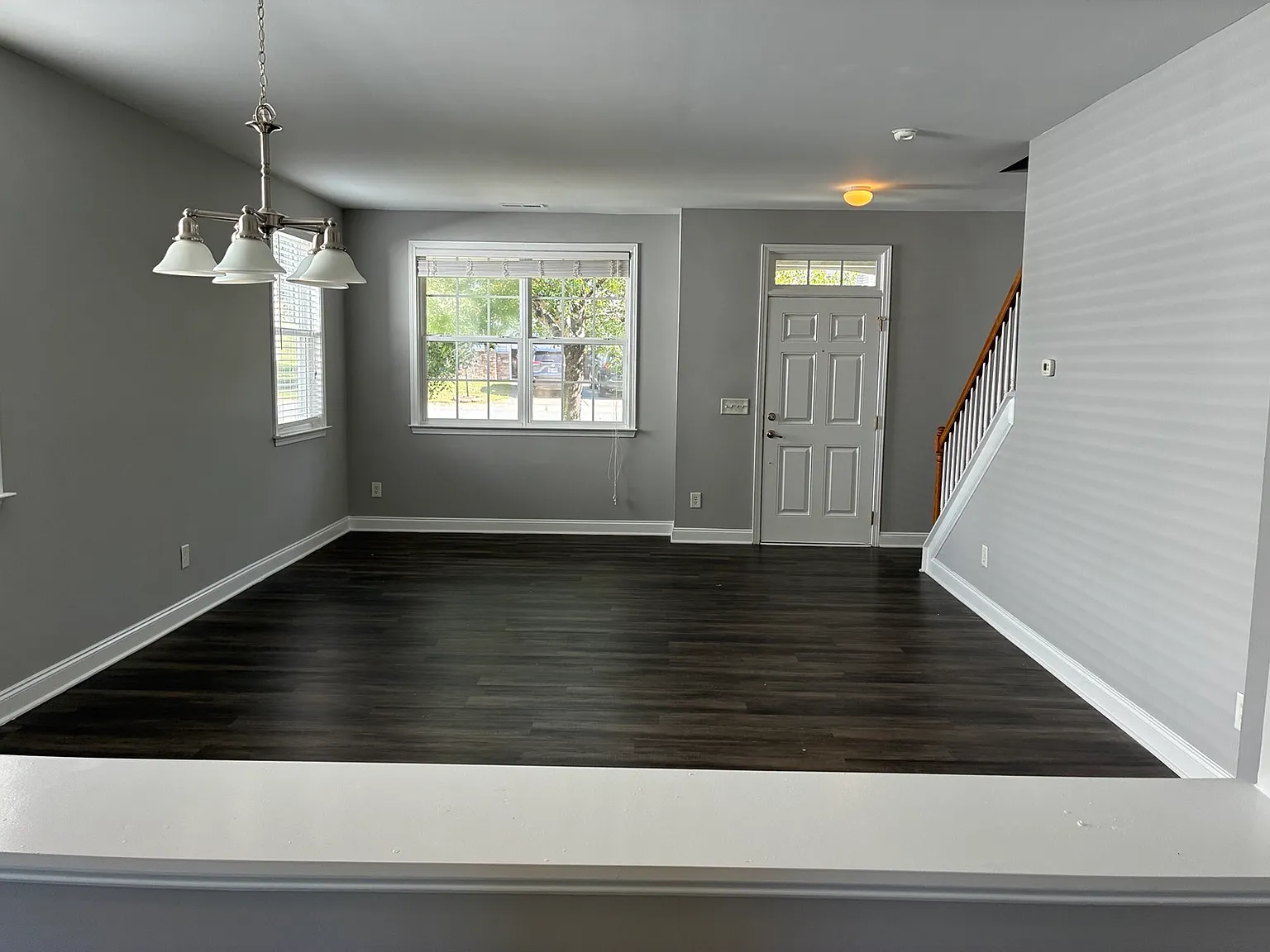 3 bed, 2.5 bath, 2800 sqft, $2,300 — Photo 3