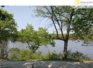 8307 E Lake View Dr, Freeman, MO 64746
