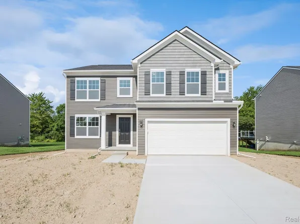 54821 Mockingbird Dr, Chesterfield, MI 48047