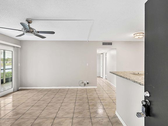 4th image of 15488 Lakes Of Delray Boulevard #108