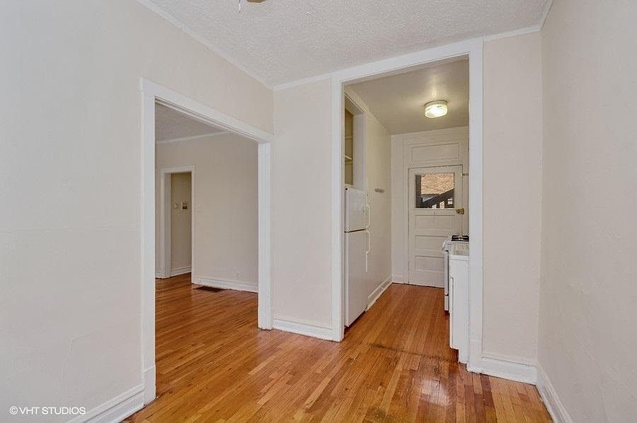 1st image of 626 W Cornelia Ave #E1
