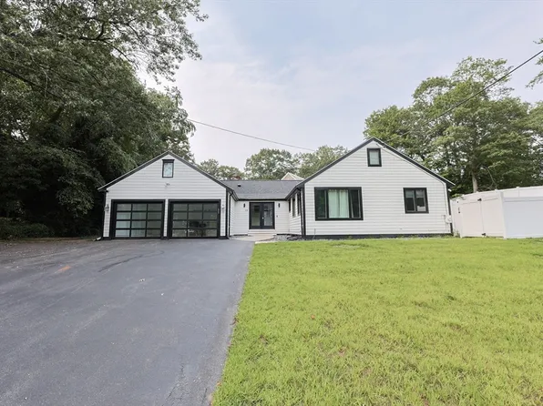 15 Old Wood Rd, North Attleboro, MA 02760