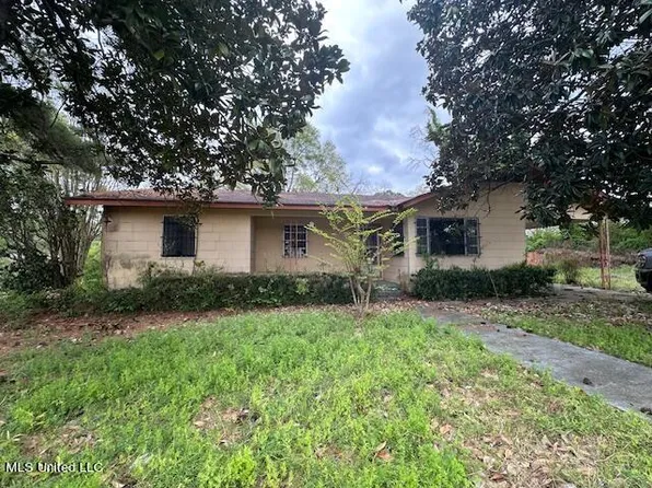 360 Johnson St, Canton, MS 39046