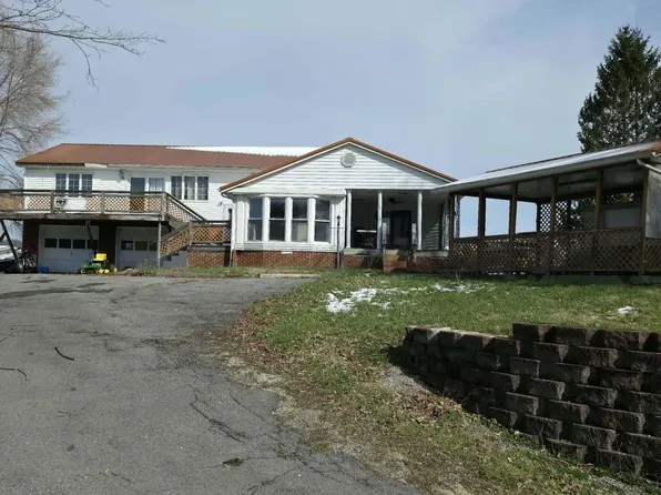 6898 Webster Rd, Cowen, WV 26206