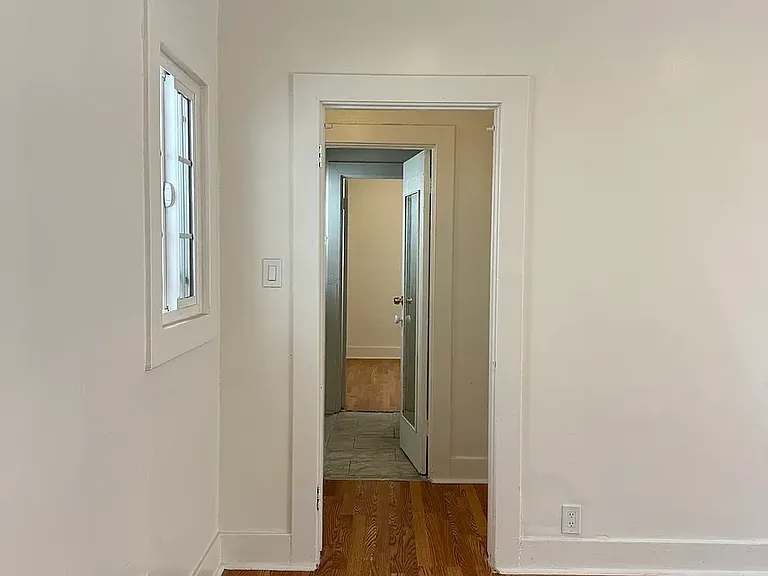 1326 N Serrano Ave — Photo 5