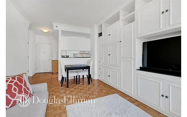Rented by Douglas Elliman | media 3