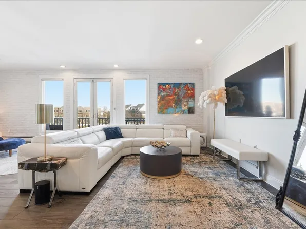 109 Shearwater Ct E, Jersey City, NJ