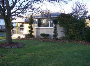 4 Leonore Rd, Amherst, NY 14226