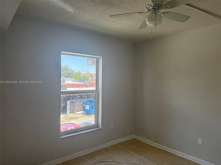 621 SW 15th Ave #4 — Photo 13