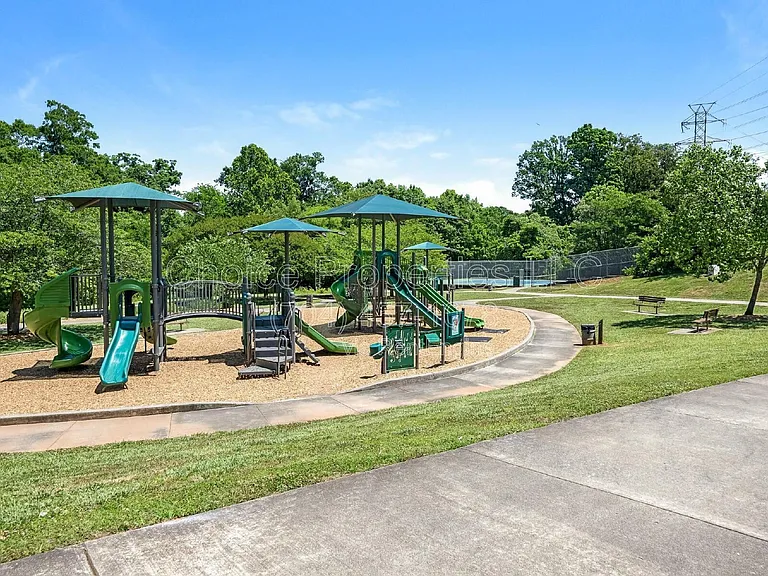 611 Poindexter Dr — Photo 47