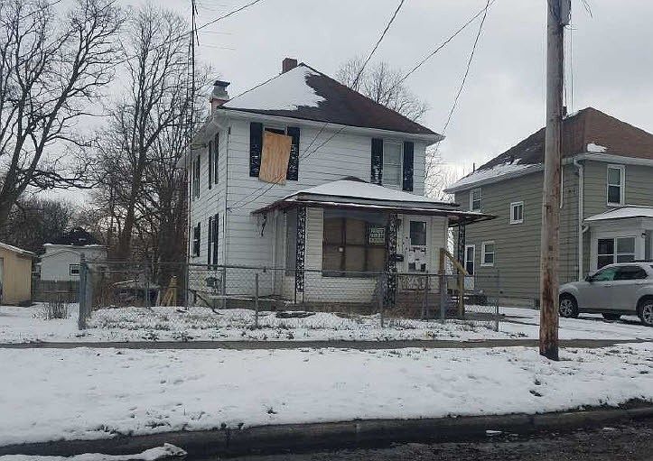 2nd image of 721 S Pleasant St