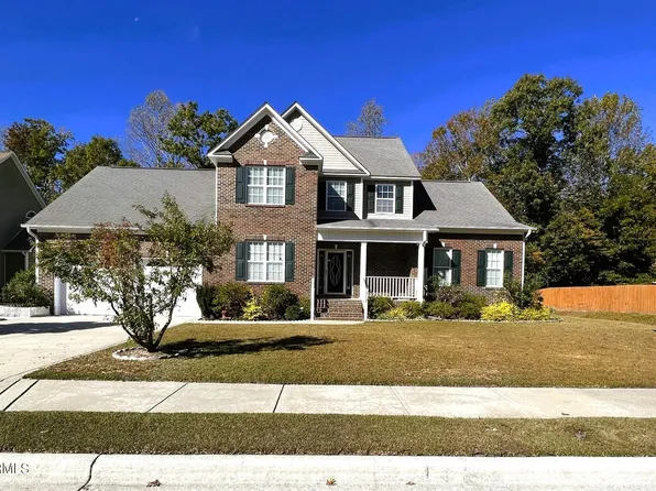 102 Castelnau Court, Jacksonville, NC 28540