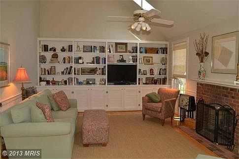5th image of 781 Brushwood Ct