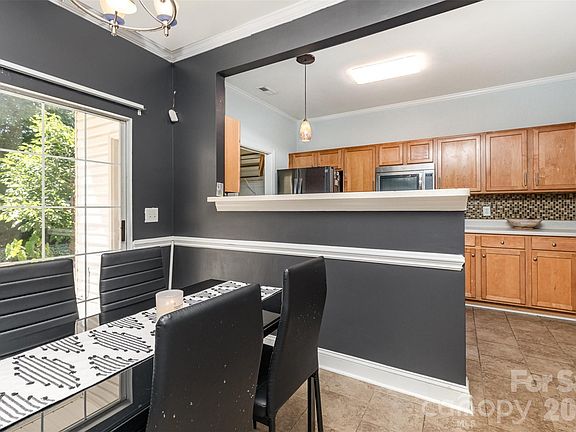 5th image of 2108 Sardony Ln