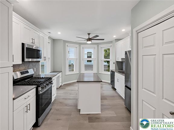 5th image of 411 Main St #2