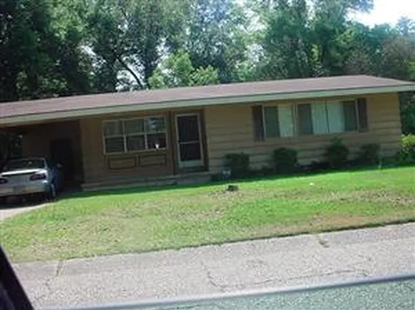 1912 Beau Terra Dr W, Mobile, AL 36618