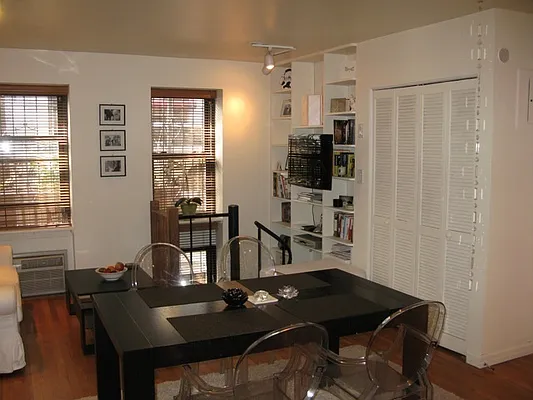 Rented by Curzon Real Estate | media 10