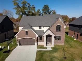 5092 Westminster Ave, Troy, MI