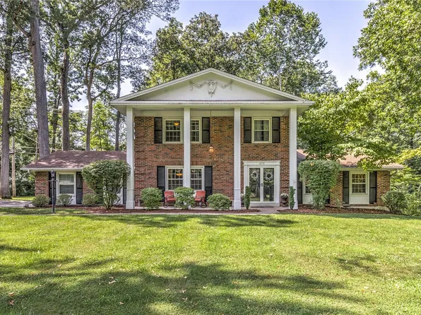 675 Country Manor Ln, Saint Louis, MO 63141