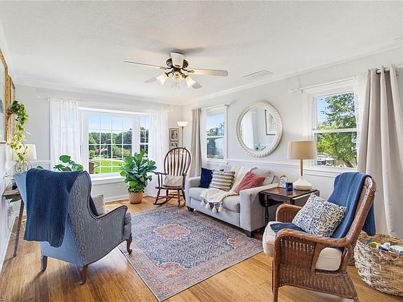 5th image of 4061 Arden St