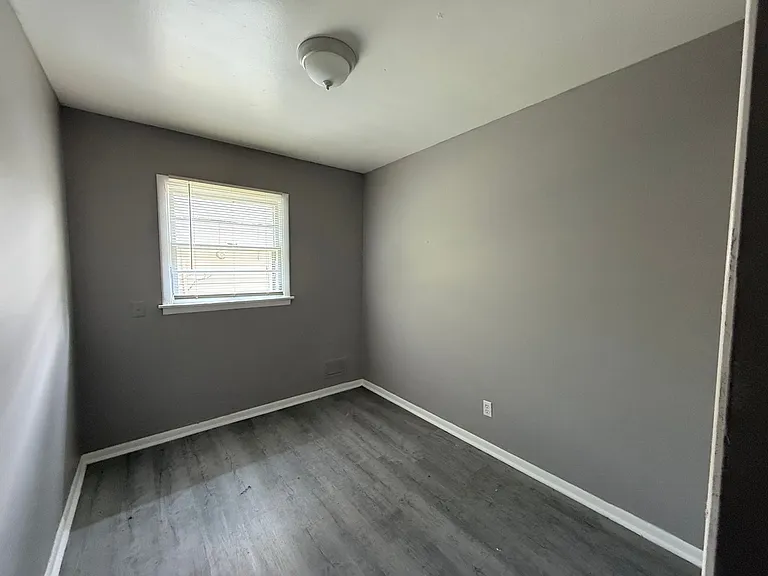 3117 Hovey St — Photo 8