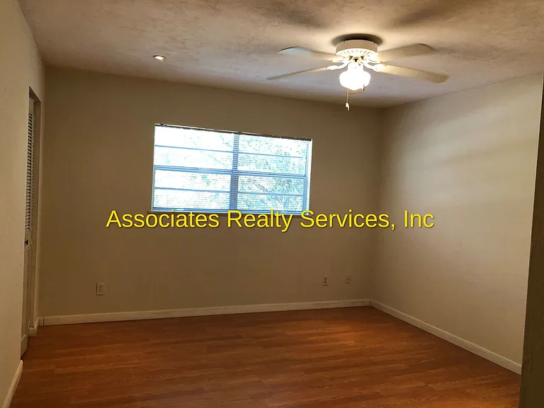 3625 SW 30th Ter — Photo 7