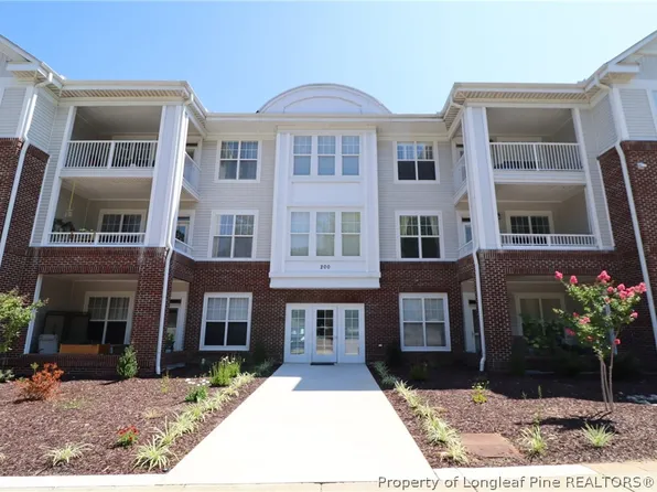 223 Eyam Hall Ln, Apex, NC 27502