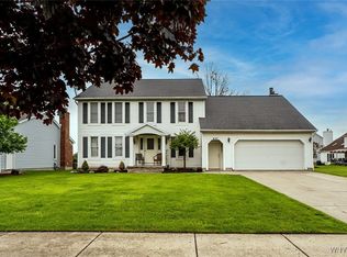 637 Kaymar Dr, Amherst, NY 14228