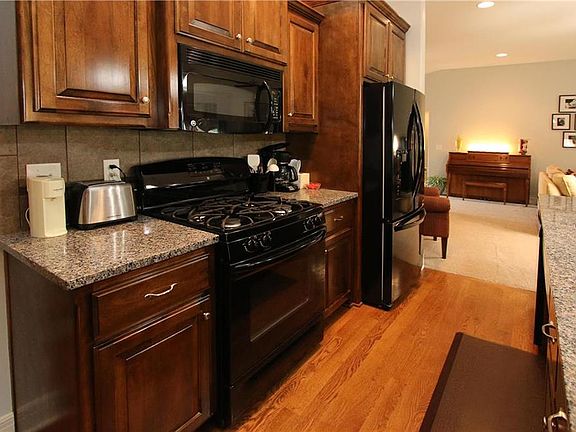 2nd image of 6216 Green Hills Ln