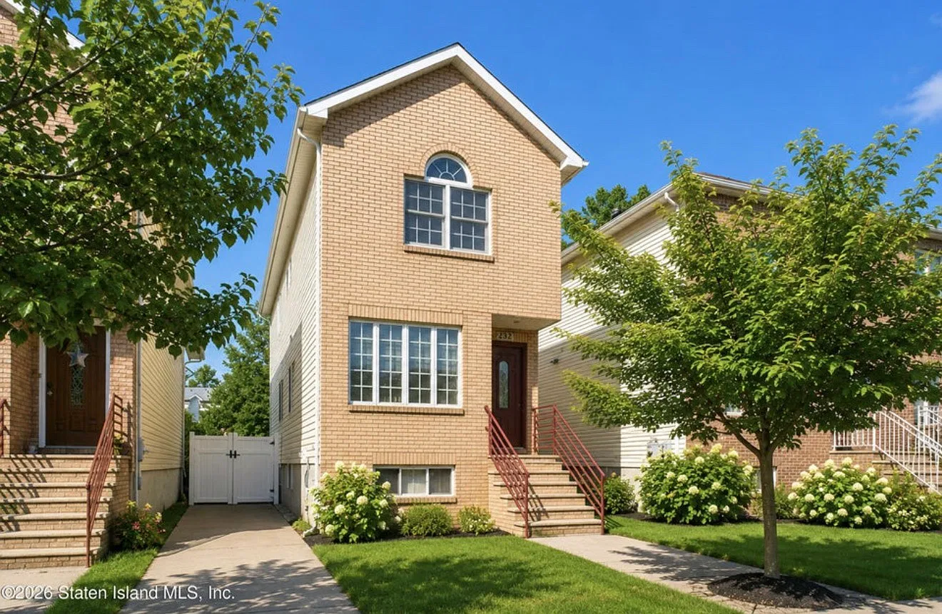 3 bed, 2115 sqft, $4,100 — Photo 1