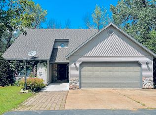 N10950 Schweitzer Rd, Clintonville, WI 54929