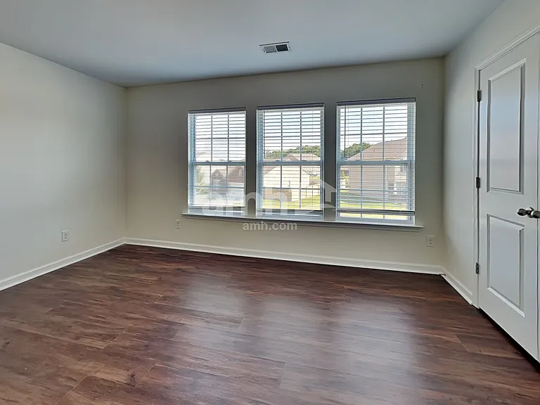 236 Addlestone Cir — Photo 20