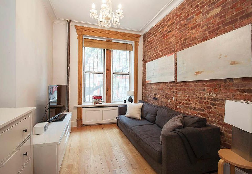 1st image of 633 E 11th St APT 2