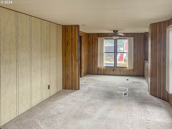 4th image of 78 NE Danita Ln