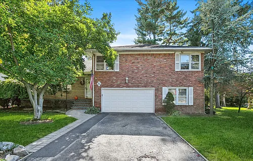 2 Coleman Dr Photo 1