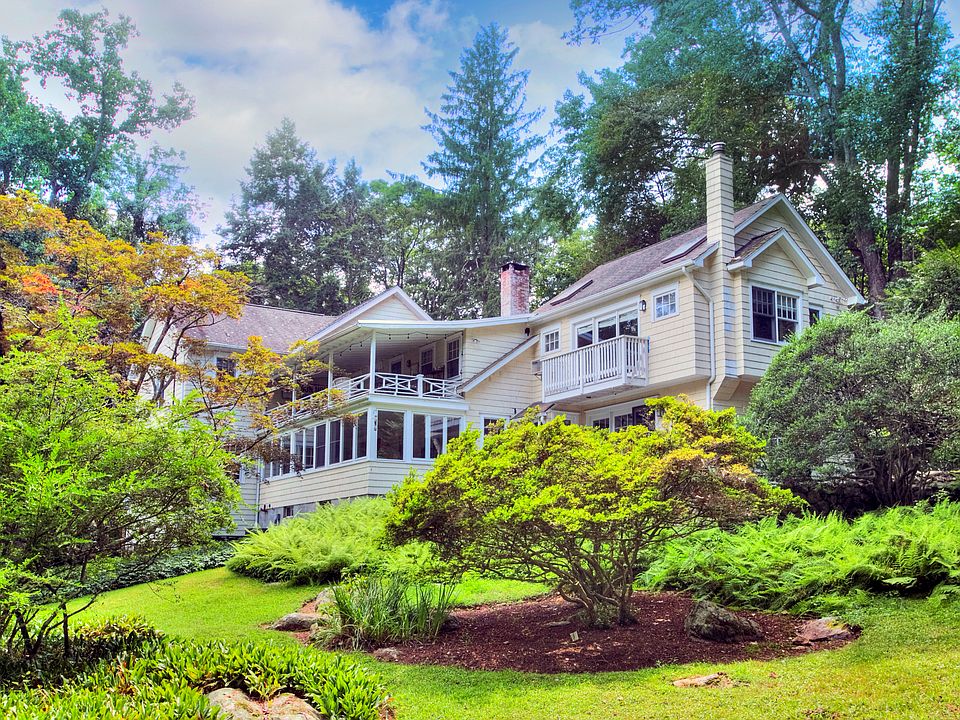 1006 Silvermine Road