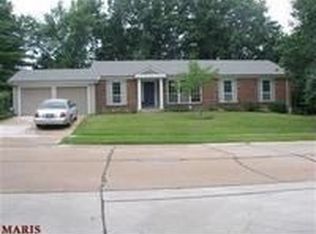 849 Sugar Hill Dr, Ballwin, MO 63021