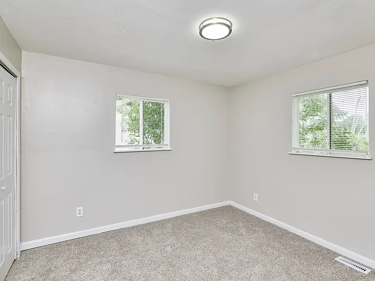 1915 Curtis Ct — Photo 18