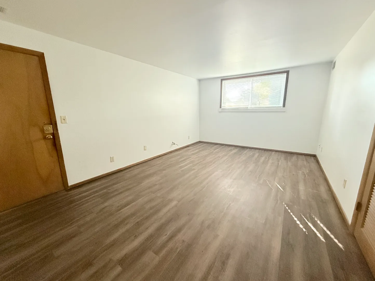 Mecherle Drive Apartments — Photo 4
