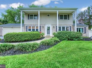 11 Fieldstone Dr, Mechanicsburg, PA 17050