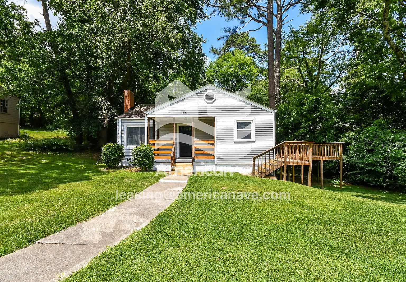 2 bed, 1.0 bath, 993 sqft, $839 — Photo 1