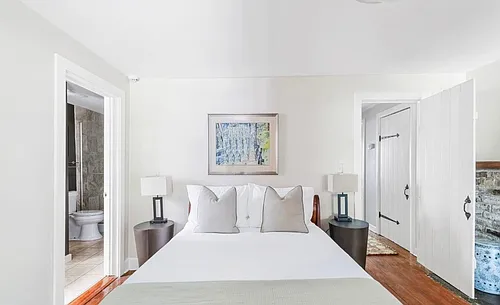 18 1/2 Wentworth St Photo 1
