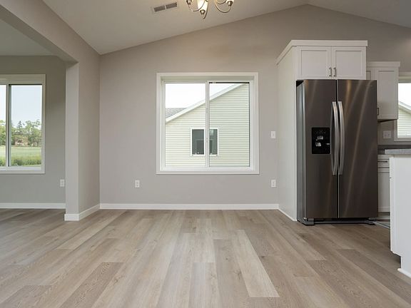 5th image of 122 Thumper Pond Dr