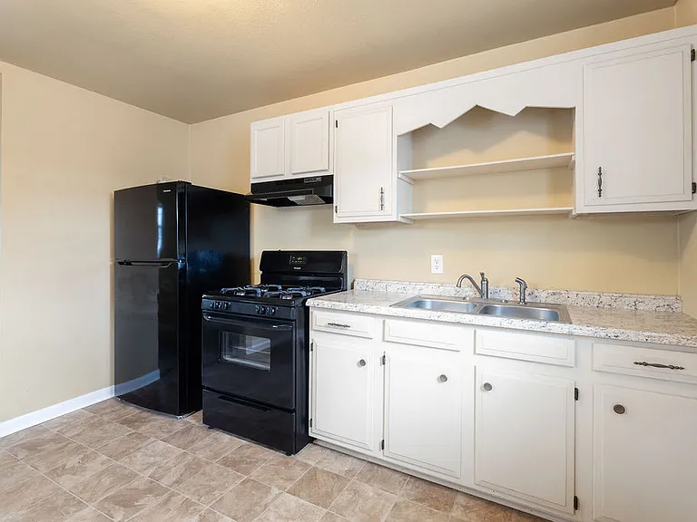 824 Del Rio Dr — Photo 11